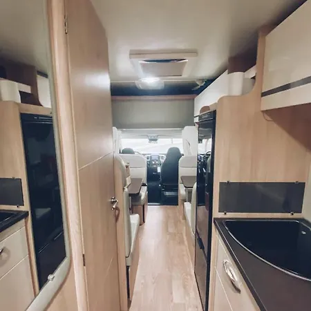 مكان تخييم Motorhome *